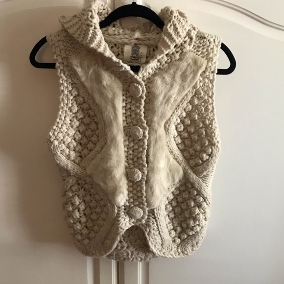 Anthropologie Sweaters - Anthropologie Lili’s Closet Sleeveless Sweater